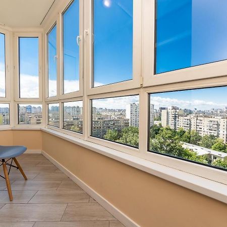Апартаменти Метро Вирлиця Kiew Exterior foto