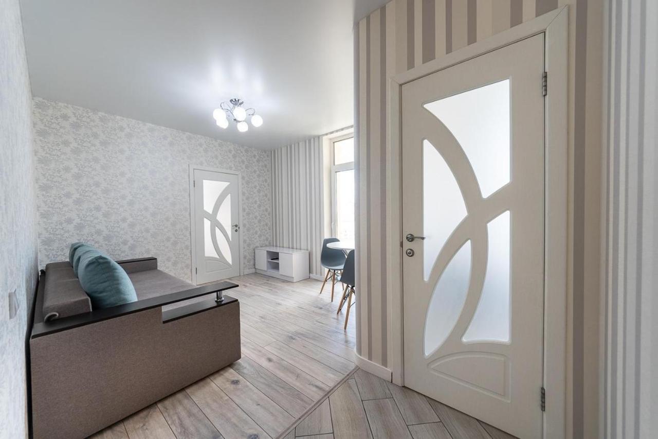 Апартаменти Метро Вирлиця Kiew Exterior foto