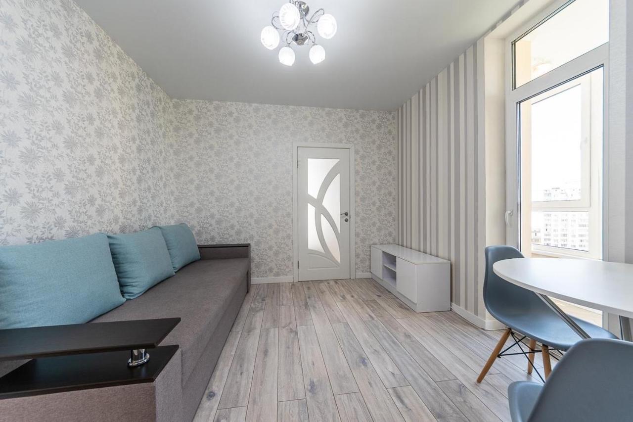 Апартаменти Метро Вирлиця Kiew Exterior foto