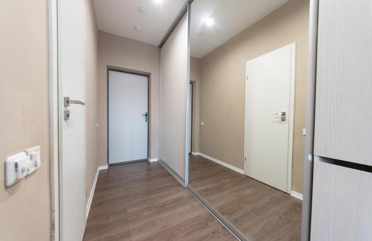 Апартаменти Метро Вирлиця Kiew Exterior foto