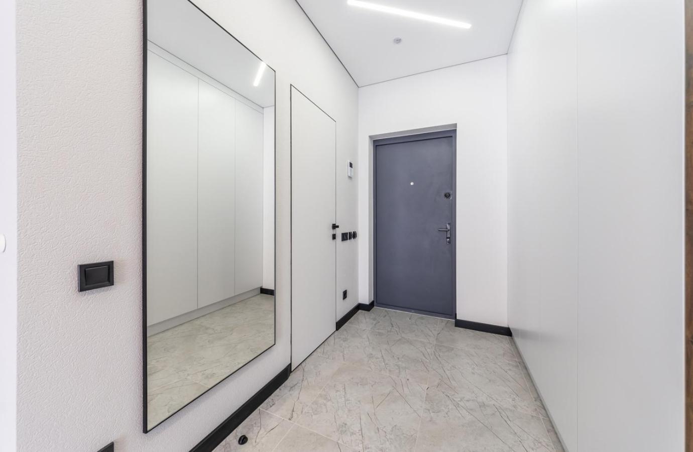 Апартаменти Метро Вирлиця Kiew Exterior foto