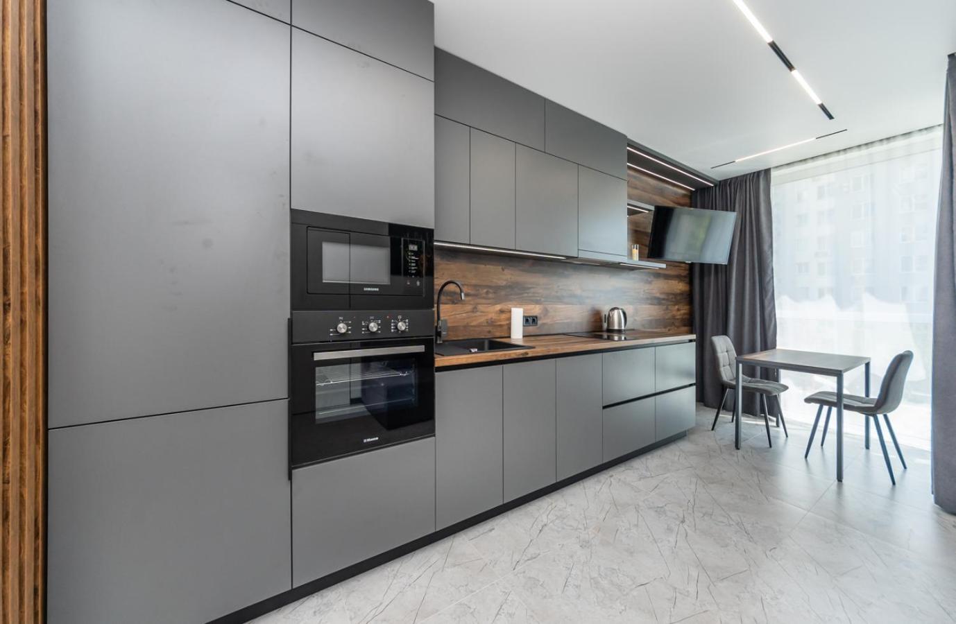 Апартаменти Метро Вирлиця Kiew Exterior foto